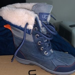 Ugg boot size 1 blue waterproof boots